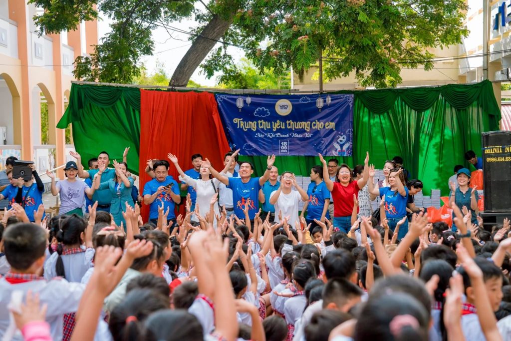 Trung thu yêu thương cho em
