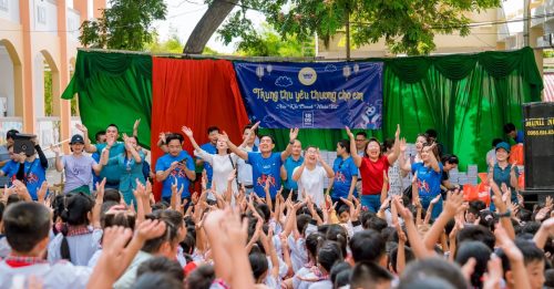 Trung thu yêu thương cho em